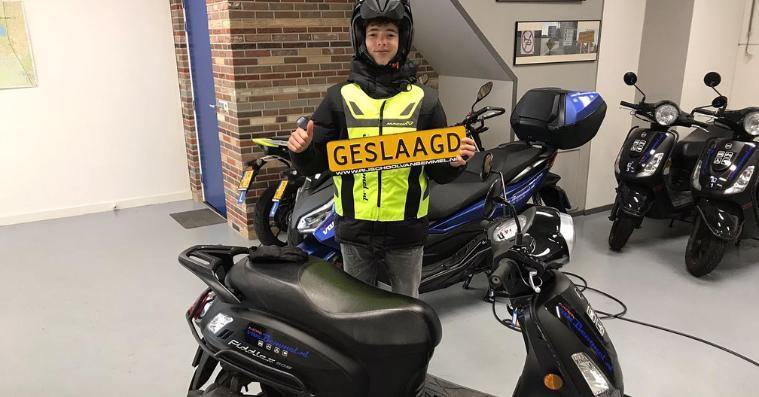 Scooter rijles volgen bij Rijschool van Bemmel