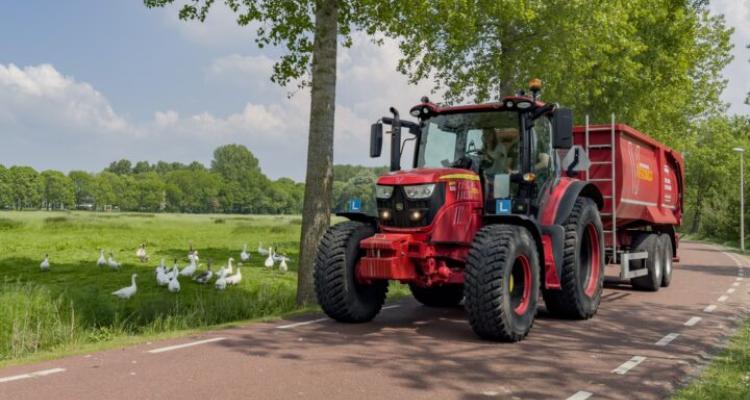 Trekker rijles volgen via Rijschool van Bemmel